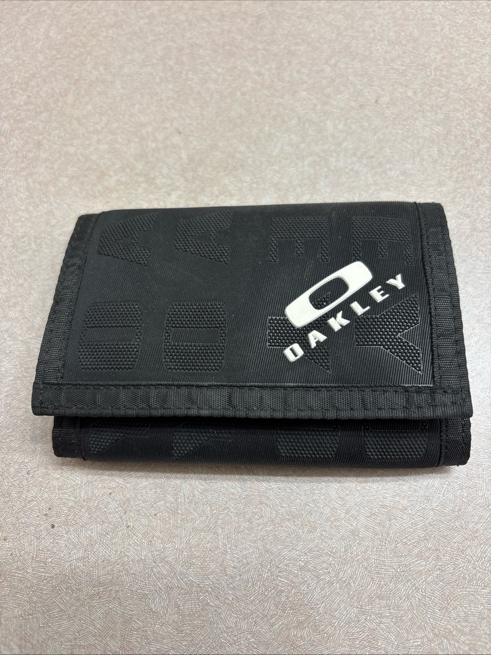 Rare Vintage Black White Raised Oakley Logo Nylon Trifold Wallet Zipper Pocket